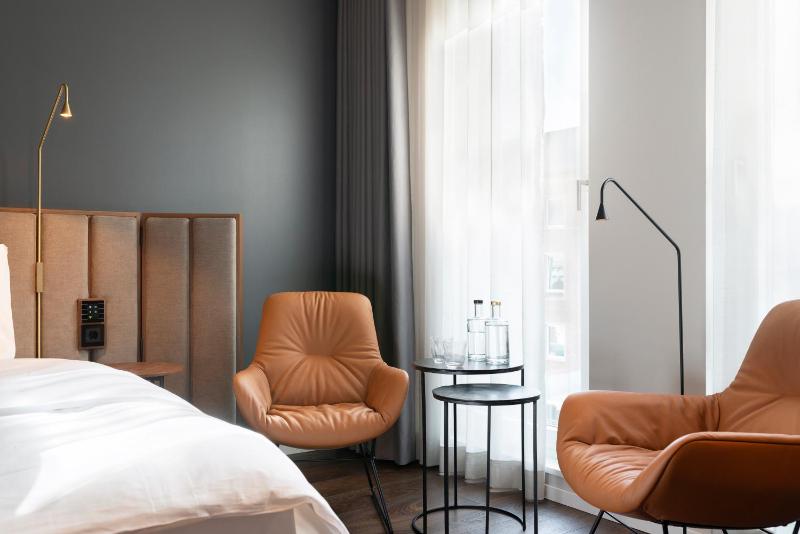 Legend Hotel - image 7