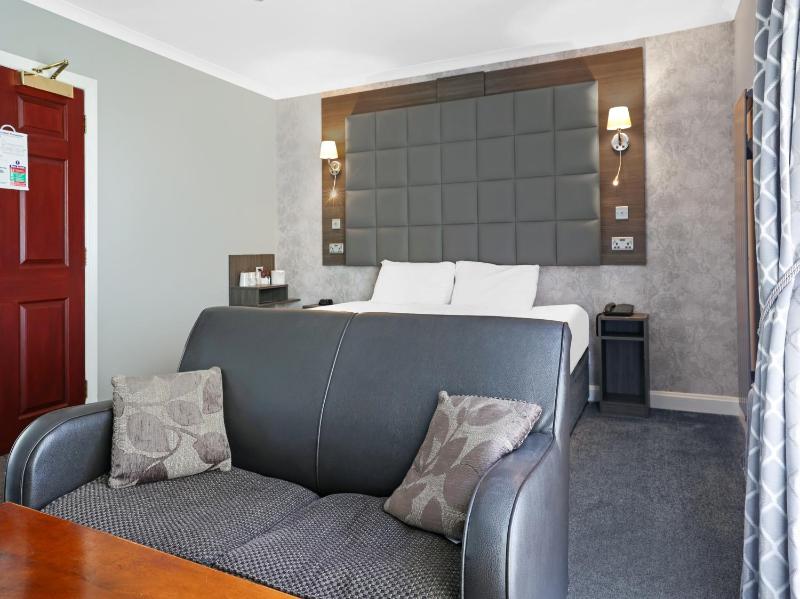 Superior Double Room - Non-Smoking image 4