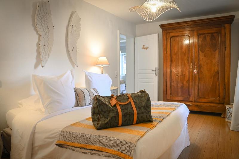 Double Room with Private Bathroom image 1