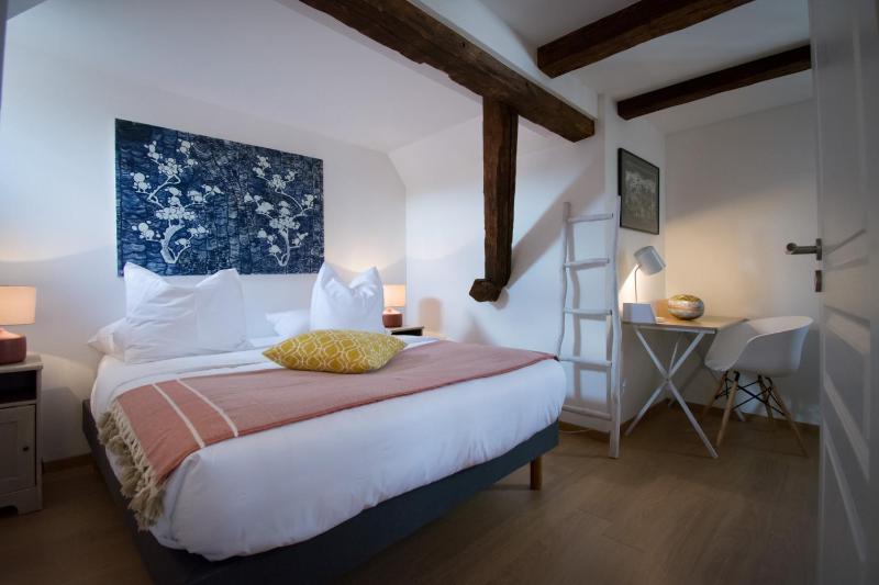 Quadruple Room with Bath image 3