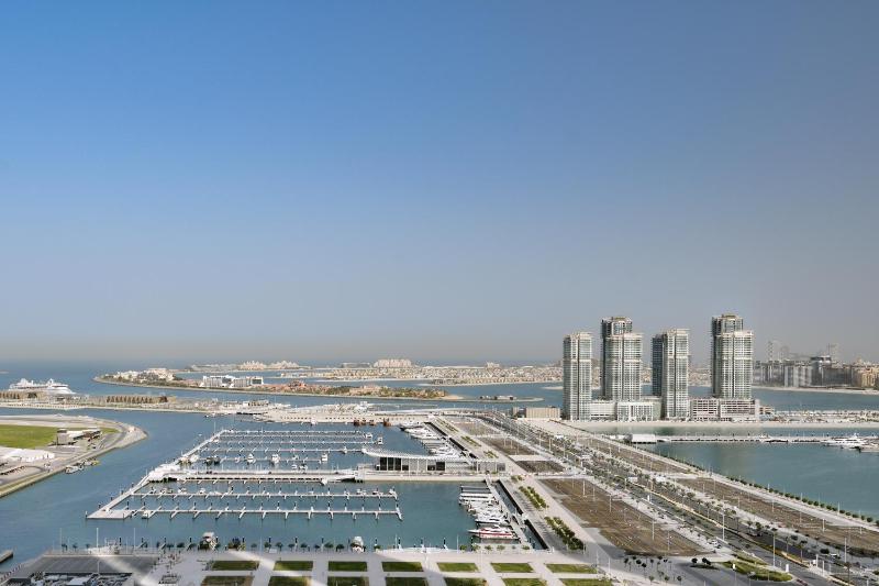 Renovated, Two Bedroom Sea View with Balcony, 1 King and 2 Twin image 1