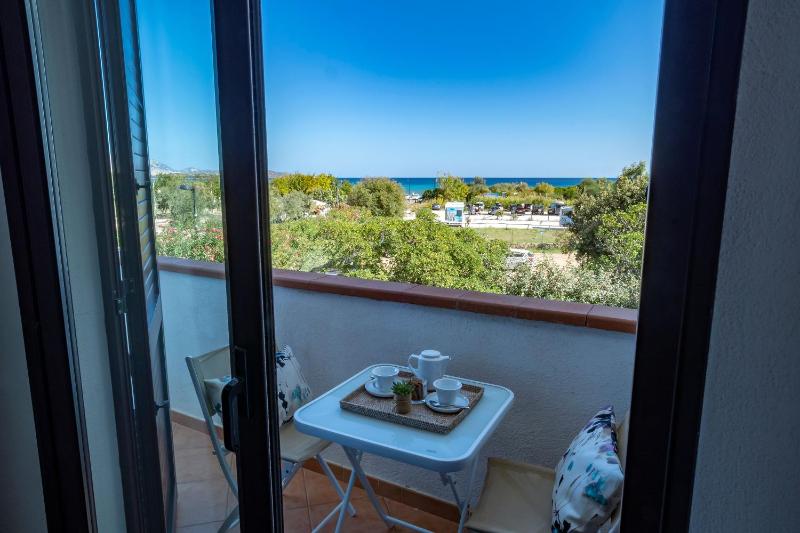 Double Room with Sea View image 1