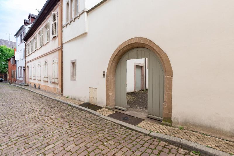 Travel Homes - The Ancienne Poste Petite Venise - image 4