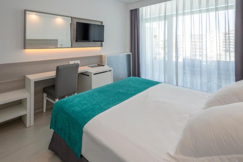 Double Room image 4