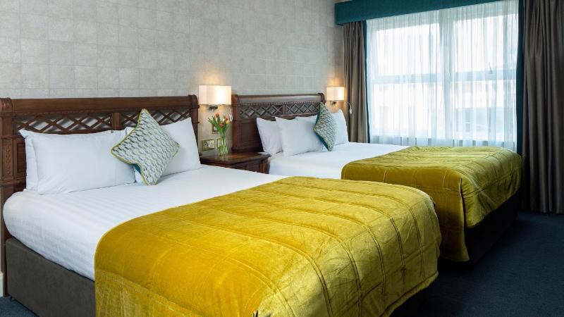 Twin Room image 1