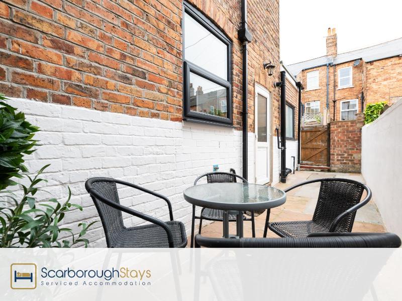 Five-Bedroom House image 3