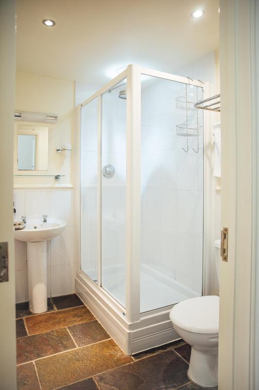 Double Room with Private Bathroom image 3
