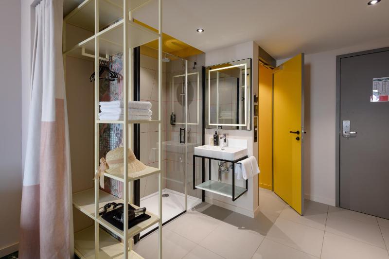 Single Room image 2