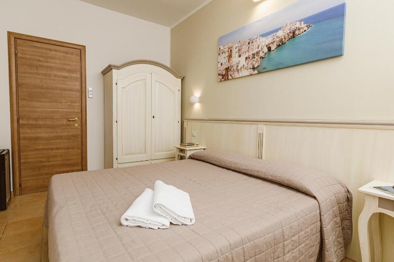 Double or Twin Room image 1
