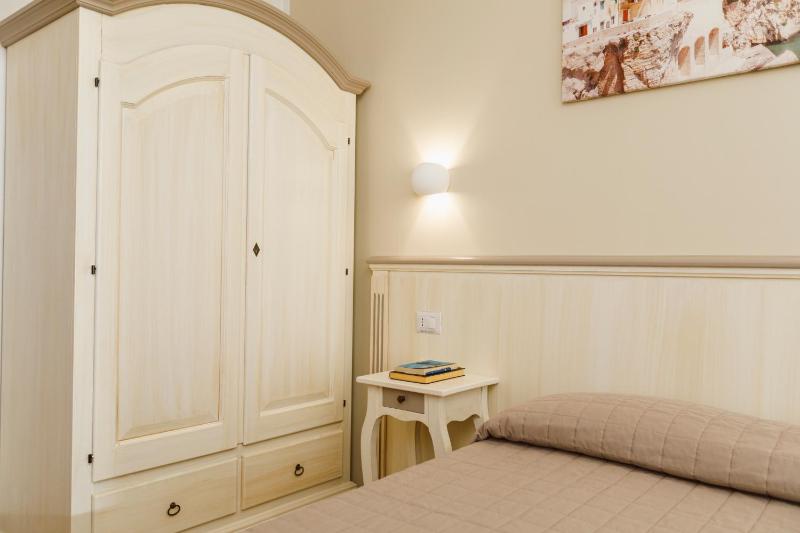 Double or Twin Room image 4
