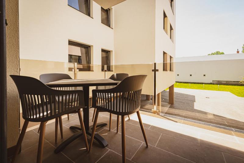 AH-SUPREME Apartment - image 3