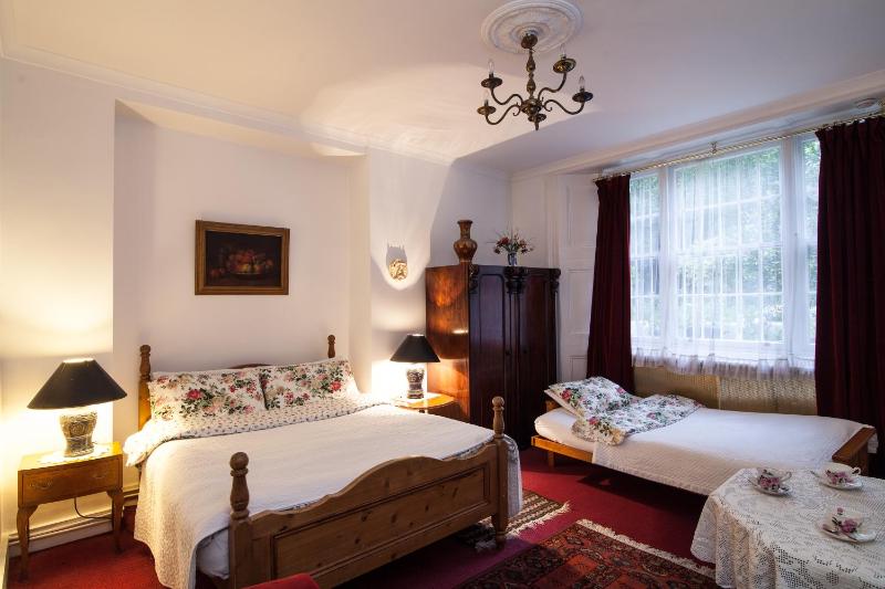 Comfort Triple Room image 2