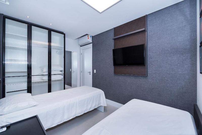 Adra 105 - 3 Bedrooms - 2 Parking Spaces | Bombinhas City Center - image 7