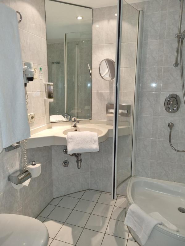 Large Double Room image 2
