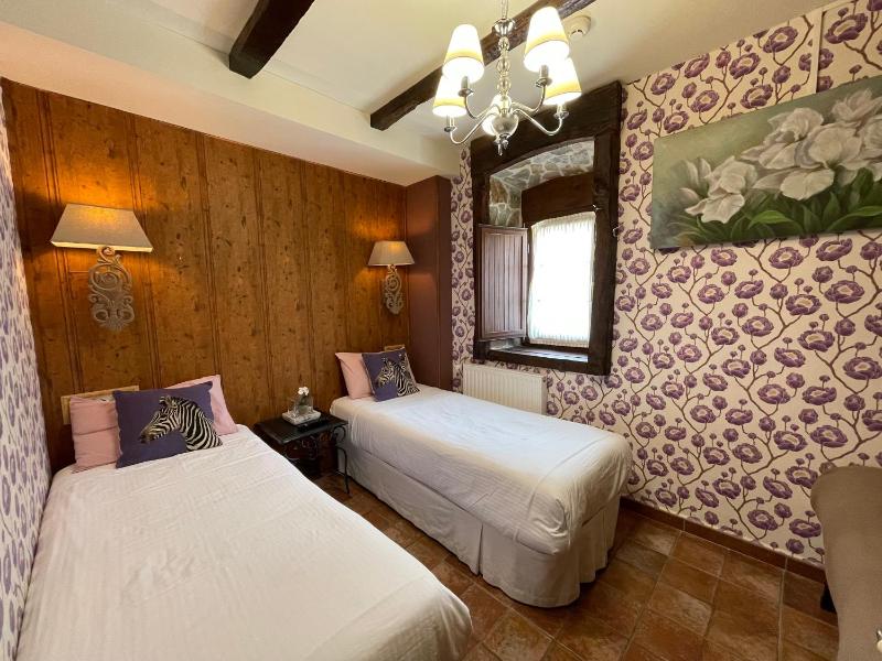 Family Two-Bedroom Suite with Jacuzzi image 4