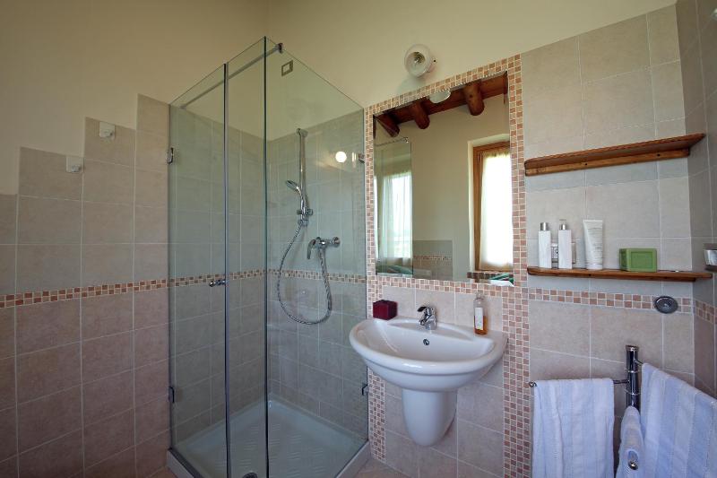 Two-Bedroom Apartment Comfort - Attic image 4