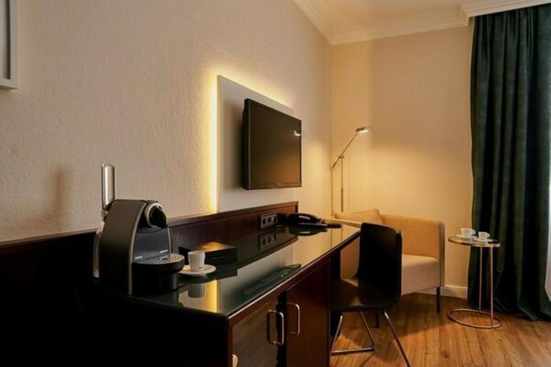 Small Double Room Queensize image 4