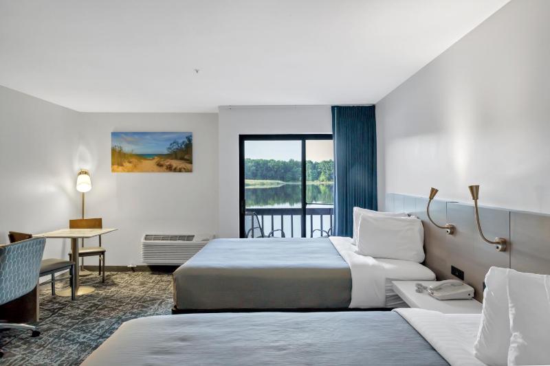 Double Room with Two Double Beds image 4