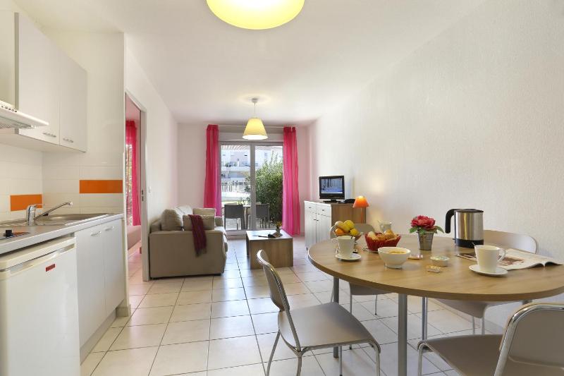One-Bedroom Apartment image 2