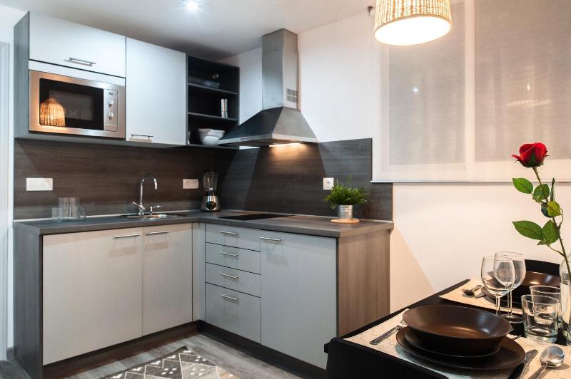 Luxury One-Bedroom Apartment image 1