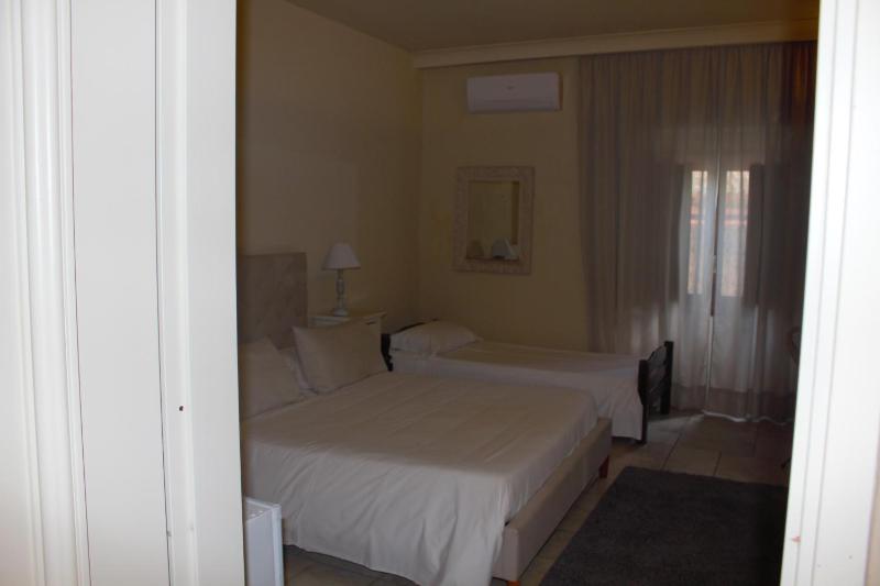 Quadruple Room image 1