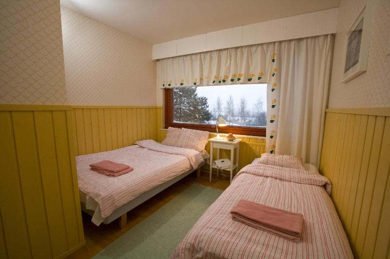 Twin Room image 4