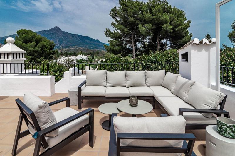 Charming and Modern 3-Bedroom Duplex in Aloha Pueblo with Mountain Views - image 38