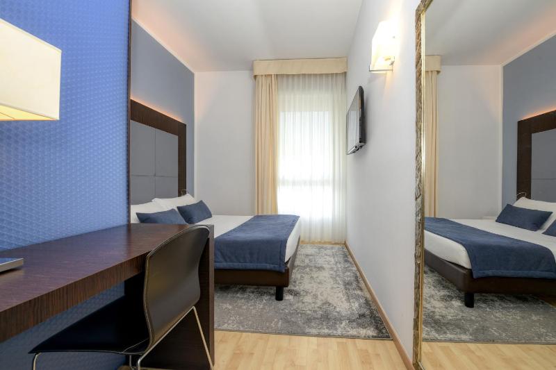 Superior Double Room image 4