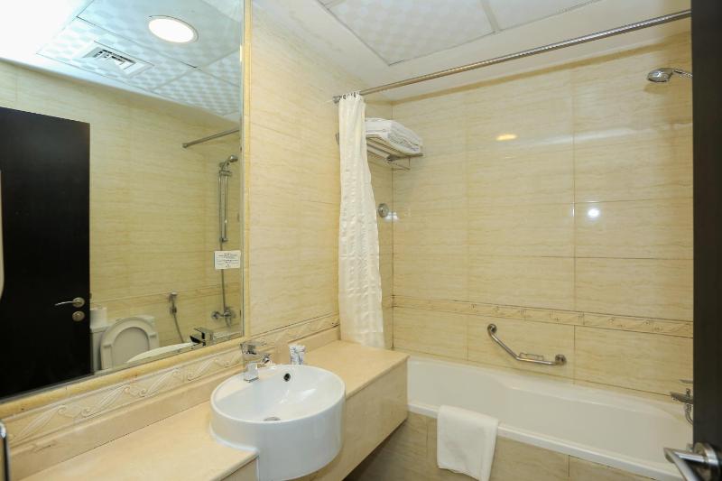 Classic One-Bedroom Apartment image 2
