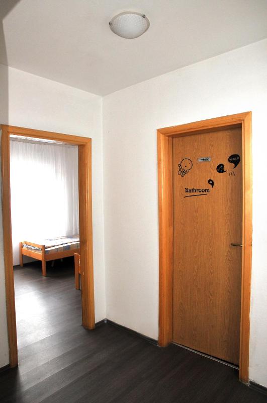 Twin Room image 3