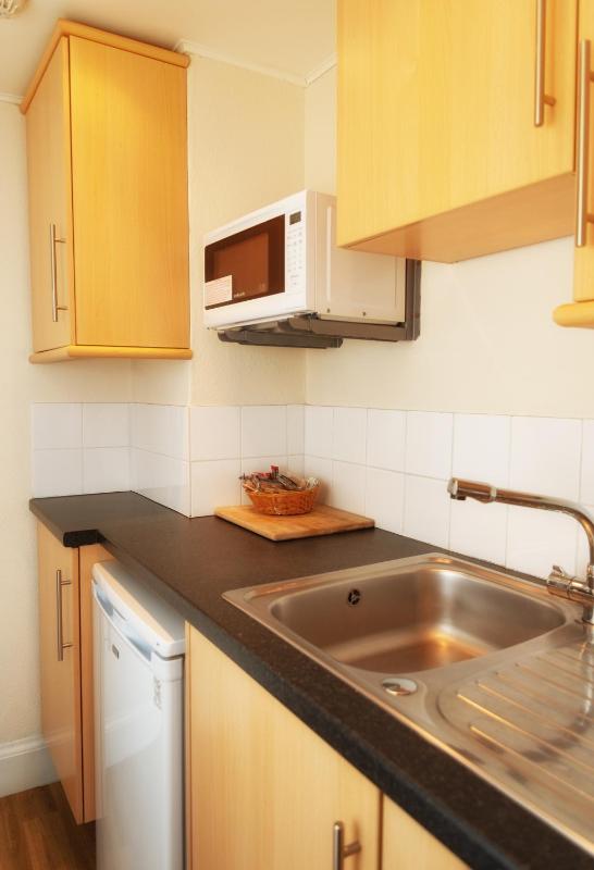 Three-Bedroom Suite with sea view image 4