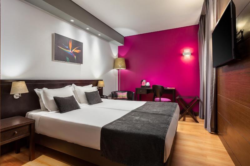 Twin Room image 1