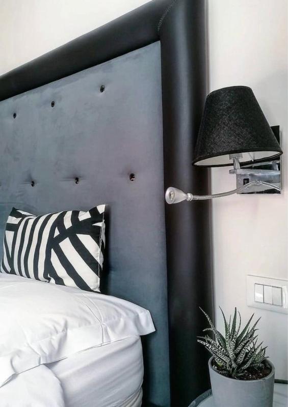 Deluxe Suite with Spa Bath image 4