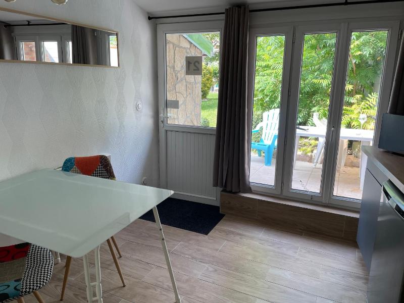 Apartment with Garden View image 2