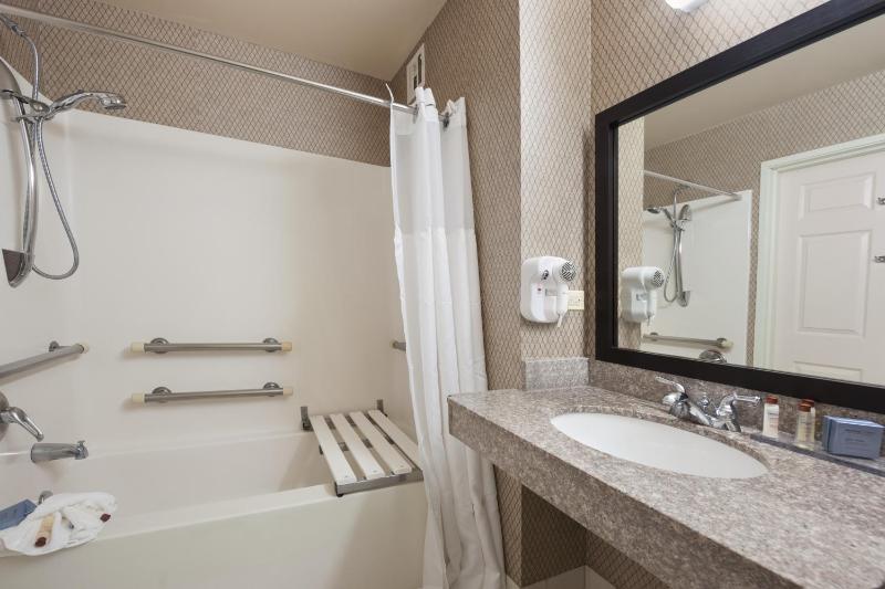 Queen Room with Two Queen Beds- Disability Access - Non-Smoking image 2