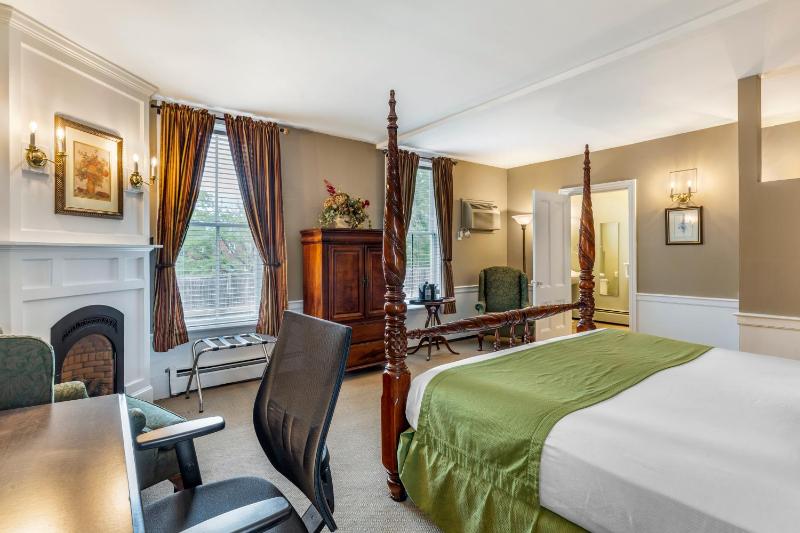 King Room - Non-Smoking image 4