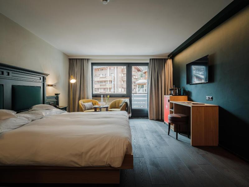 Deluxe Double Room image 3