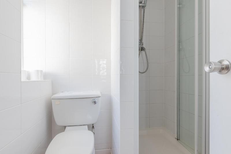 Standard Single Room image 4