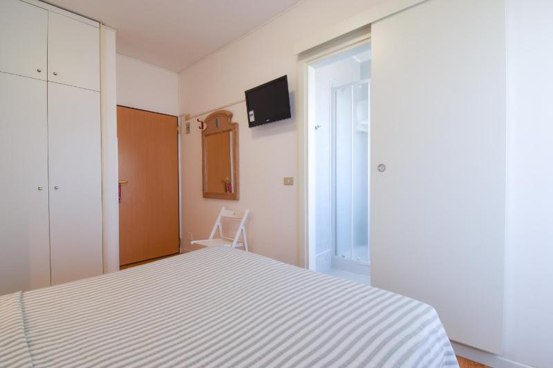 Double Room image 1