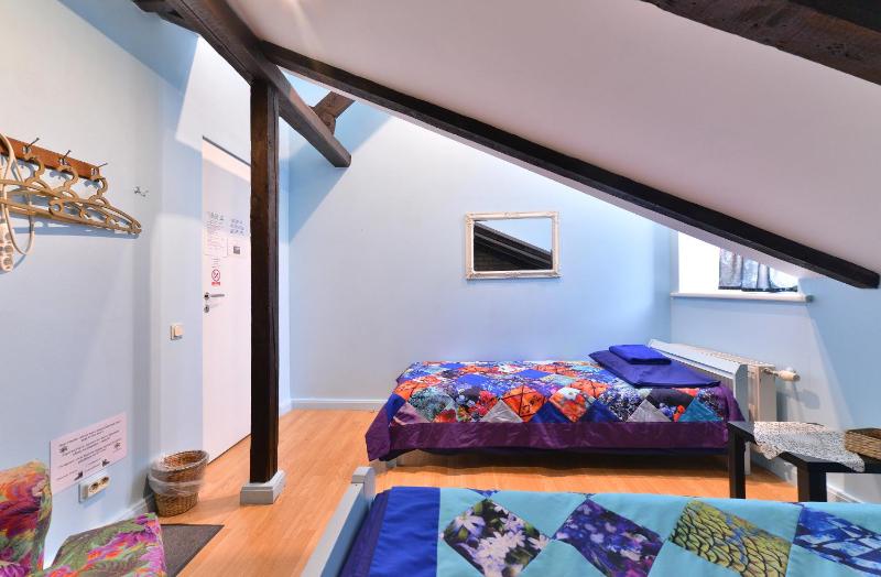 Twin Room with Shared Bathroom image 4