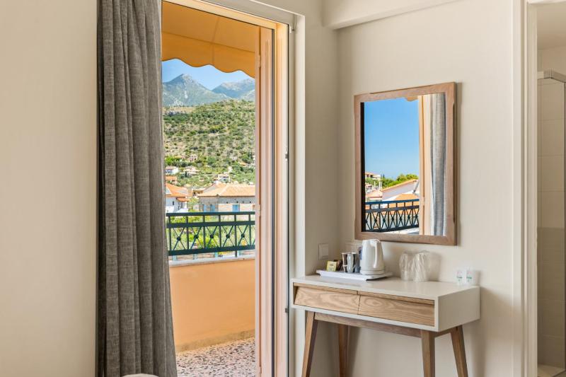 Standard Double or Twin Room image 2