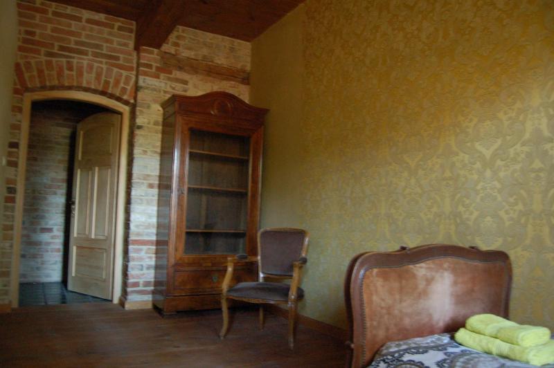 Single Room image 3