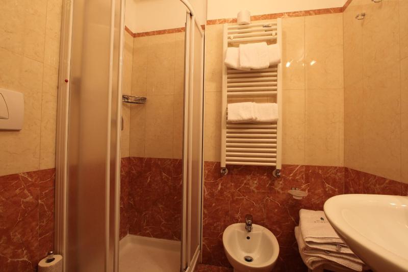 Double or Twin Room image 2