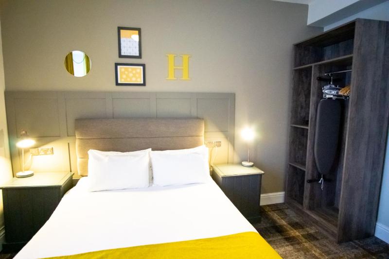 Superior Double Room image 3