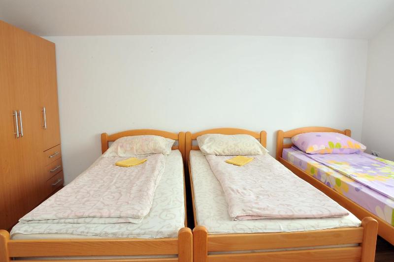 Quadruple Room image 3