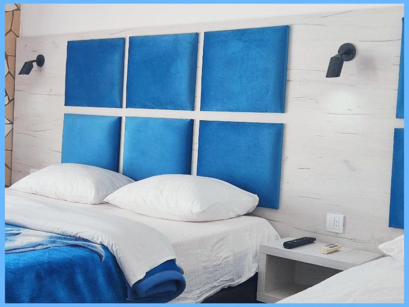 Double Room with Balcony and Sea View image 2