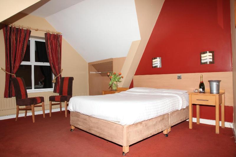 Double or Twin Room image 2
