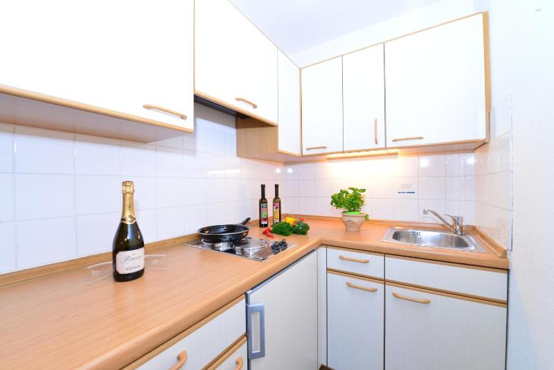 Economy Apartment with double bed/ max 2 adults image 3