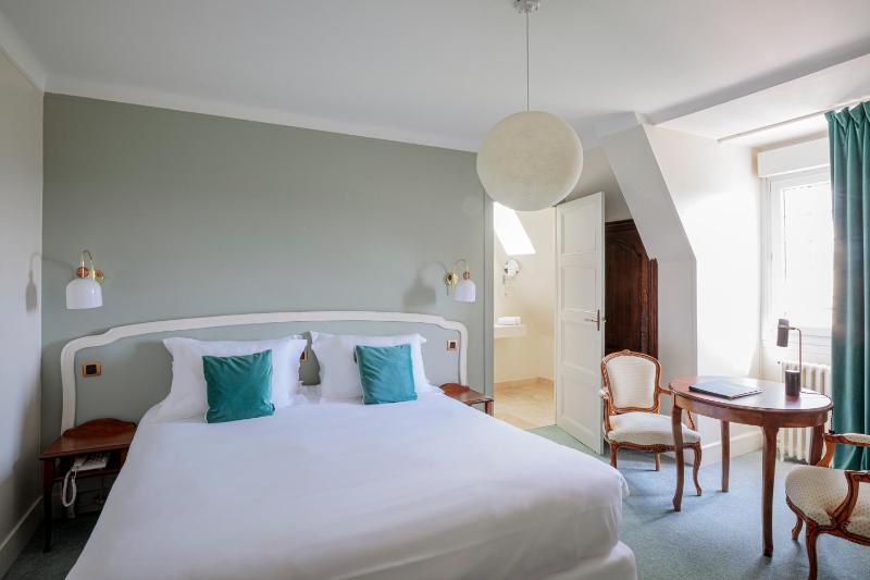Superior Double Room image 2