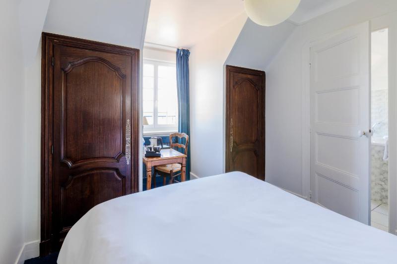Classic Single Room image 3